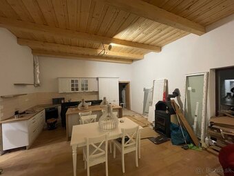 Dom 8km od okresného mesta - 10