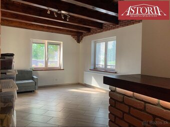 PREDAJ Kompletne zrekonštruovaný rodinný dom v Turanoch - 10