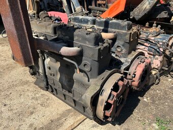 predám motor 6 aj 4 valec na zetor zts crystal - 10