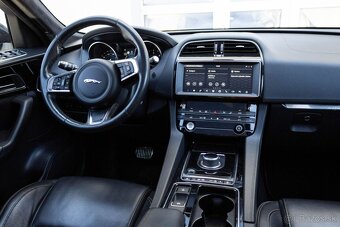 Jaguar F-Pace 2.0D I4 180k Chequered Flag AWD A/T - 10
