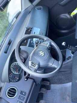 Suzuki Swift 1.3 - 10