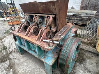 Čelusťovy drvič - 10