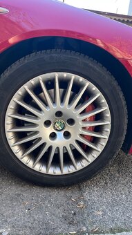 Original 17' hlinikove disky Alfa romeo s pneumatikami - 10