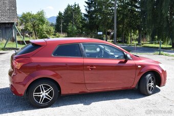 Kia Ceed - 10