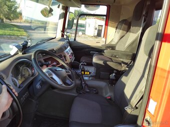 TATRA Phoenix 8x6 - nosič kontejnerov + SILNÁ hydraul. ruka - 10