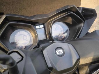 Yamaha x-max 125cm r.v 2017 - 10