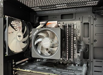 Ryzen 7 3800XT \16GB\RTX 2080Ti\SSD\850W Zdroj - 10