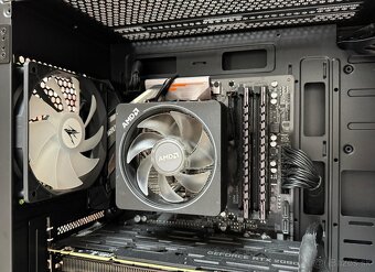 Ryzen 7 3800XT \16GB\RTX 2080Ti\SSD\850W Zdroj - 10