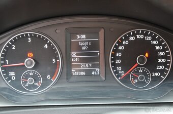 Volkswagen T5 Transporter Shuttle 2.0 TDI - 10