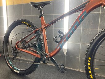 KONA MAHUNA - 10