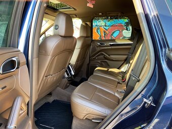 Porsche Cayenne 3.0 TDi - 10