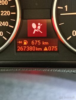BMW E90 318d 90kw - 10
