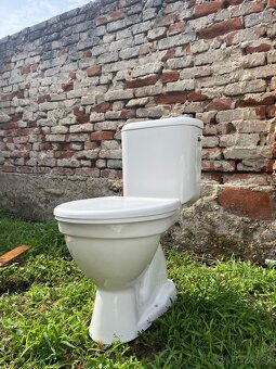 Na predaj WC, umývadlo so skrinkou a vaňa - 10