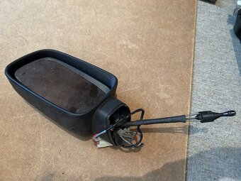 Rozne bocne zrkadla a kryty na svetla na auto - 10