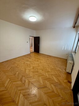 Na predaj penzion s rodinným domom v Štúrove - 10