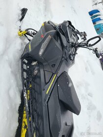 Ski doo summit E-TEK 850 154rev - 10