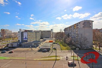 BEZ PROVÍZIE, KANCELÁRIE V RUŽINOVE, TRENČIANSKA UL - 10