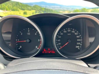 Som Mazda 3 Hatchback, diesel, 2009 a hľadám nový domov - 10