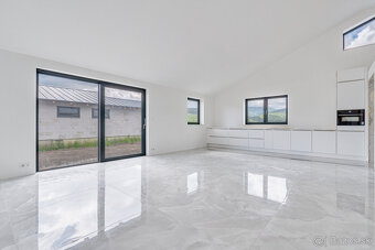 Na predaj 3 moderné nízkoenergetické rodinné domy v obci Val - 10