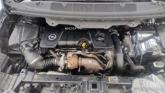 Predám Opel Zafira Tourer nepojazdné - 10