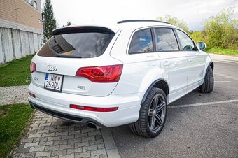 Audi Q7 3.0 Turbo Benzín Quattro 7Miest - 10