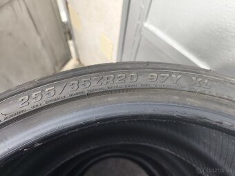 255/35 R20 dot 0724 - 10