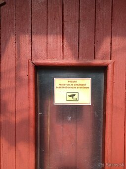 Chata u přehrady Zvolen- celoroční bydlení po rekonstrukci - 10