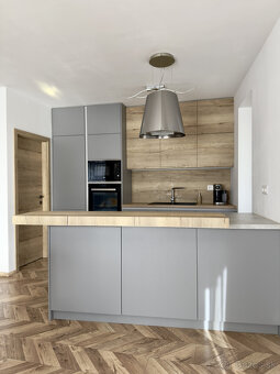 Moderný, kompletne zariadený 4-izbový rodinný dom v tichej l - 10