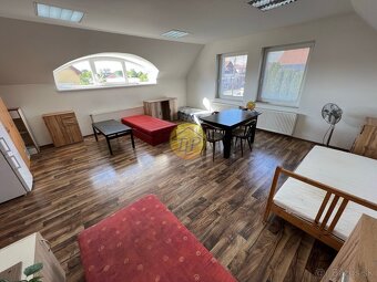 Vila / Rodinný dom s veľkým pozemkom na predaj - Dunakiliti - 10