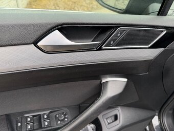 VW Passat combi EVO 2021 a dvojliter TDI - 10