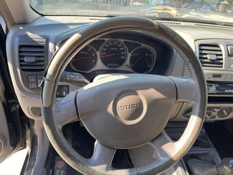ISUZU D-MAX 3.0 TD 4X4 MANUÁL - 10