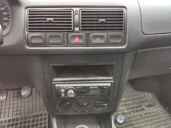 Golf 4 1.4 16V 55kW 244 661 km - 10