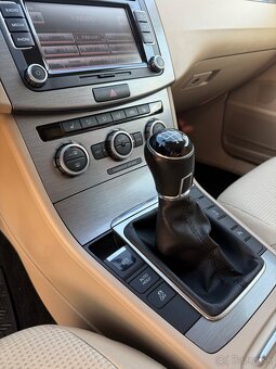 Volkswagen Passat B7 Variant 2.0 TDI r.v. 2012 - 10