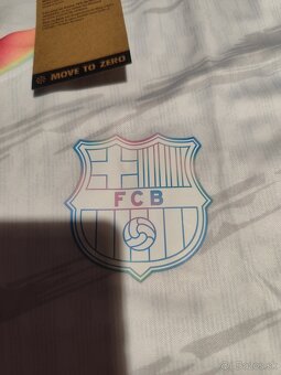Dres Fc Barcelona Biely s Farebnými Prvkami Zberateľský - 10