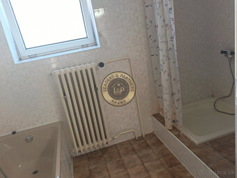 4 izbový dom na Zobore na prenajom - 10