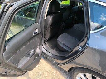 Astra J Sport Tourer 1.4 Turbo - 10