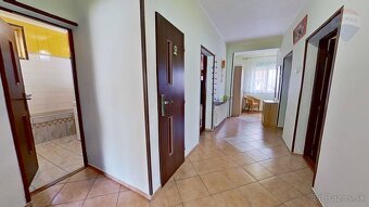 REZERVOVANÝ Predaj 3-izbový dom, pozemok 12,3 á, Komja - 10