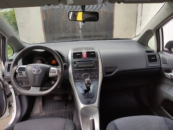 Toyota Auris 1.6 VVt-i, 97 kW, 6 stupňový automat - 6MM - 10