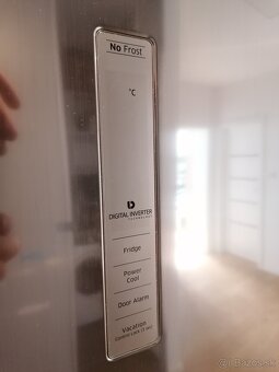 monoklimatická chladnička SAMSUNG RR35H6165SS/EO - 10