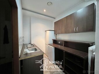 Na prenájom obchodný priestor s terasou v centre mesta NZ - 10