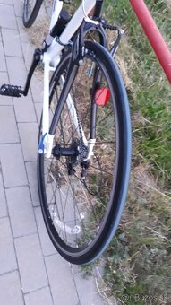 Cestný bicykel veľmi ľahký - 10
