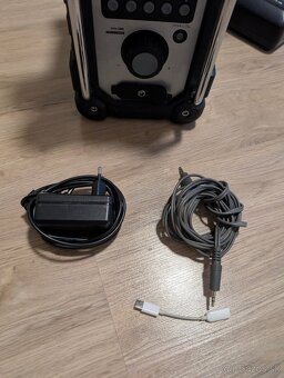 Stavebné rádio Makita BMR102 s komplet príslušenstvom - 10
