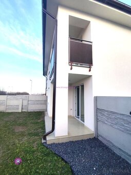 3 izbový byt s 2 parkovacími miestami a záhradkou - 10