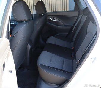 Hyundai i30 1.6 CRDi 110 Comfort - 10