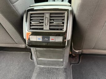 Škoda Superb Combi 2.0 TDI - 10