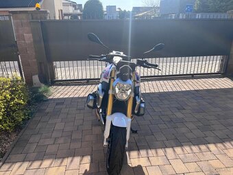 BMW R1250R - 10