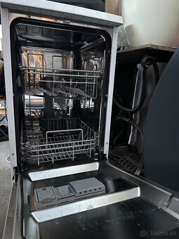 nábytok a spotrebiče - 10