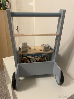 Drevené chodítko auto s náradím - 10