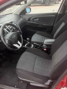Kia Ceed 1.6 CRDi, 85kw, 2010 - 10