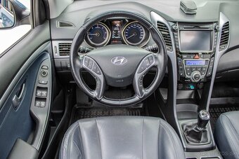 Hyundai i30 CW 1.6i CRDi HP 16V DOHC Style - 10